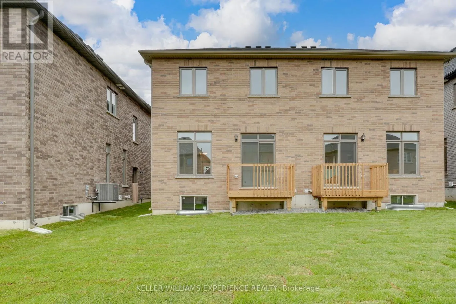 86 SAGEWOOD AVENUE