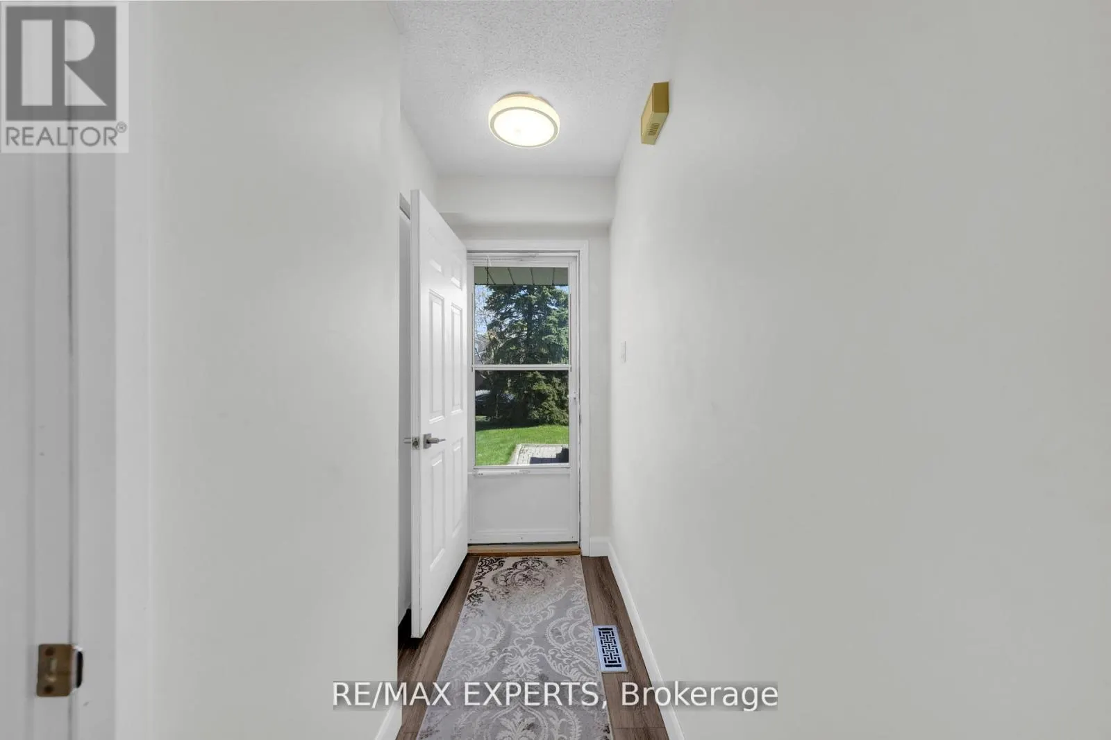 10 WALLACE DRIVE
