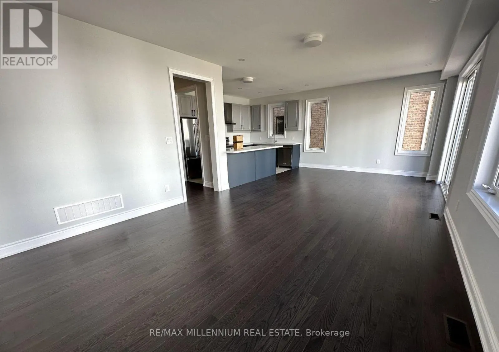 87 BEARBERRY ROAD E
