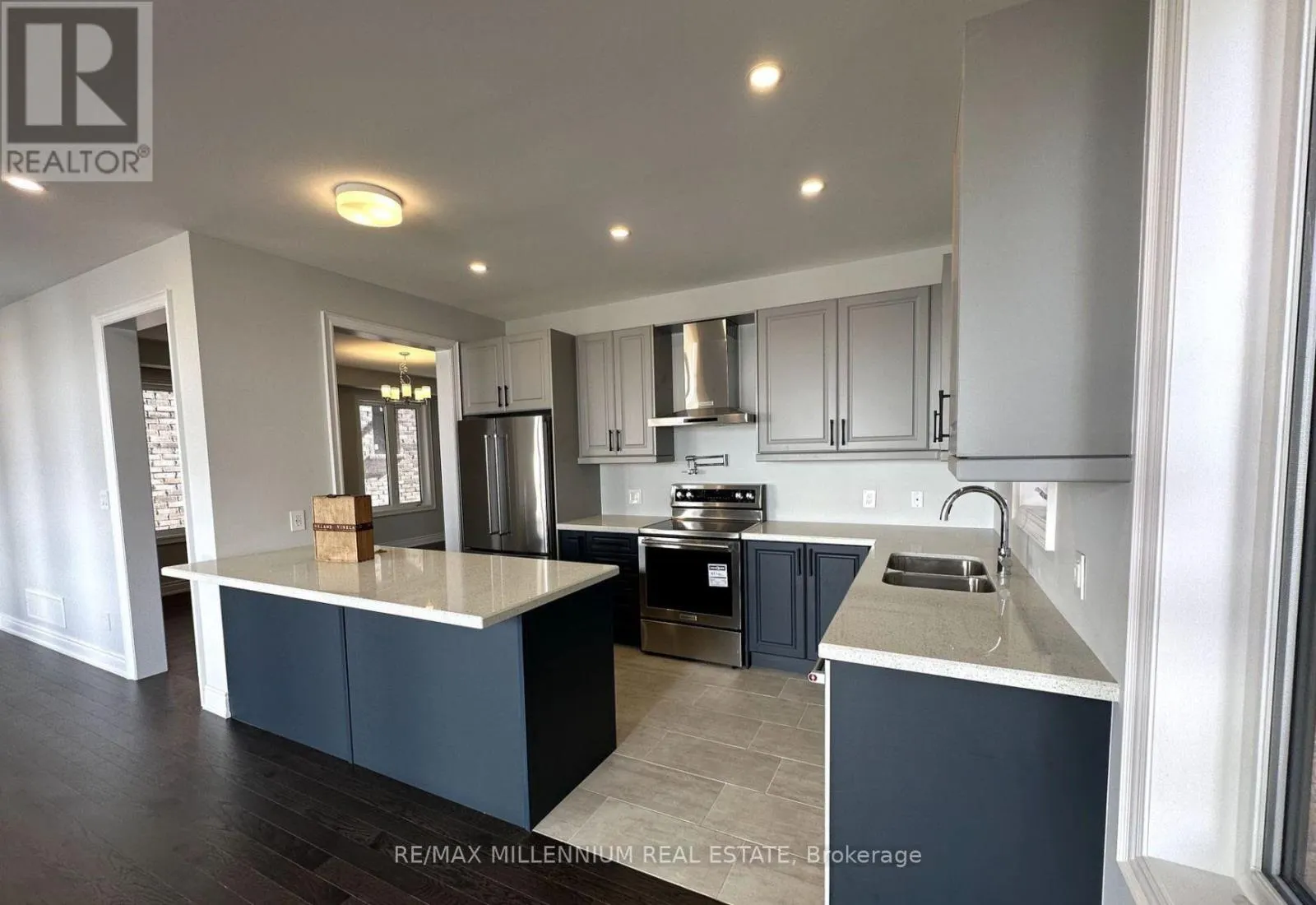 87 BEARBERRY ROAD E