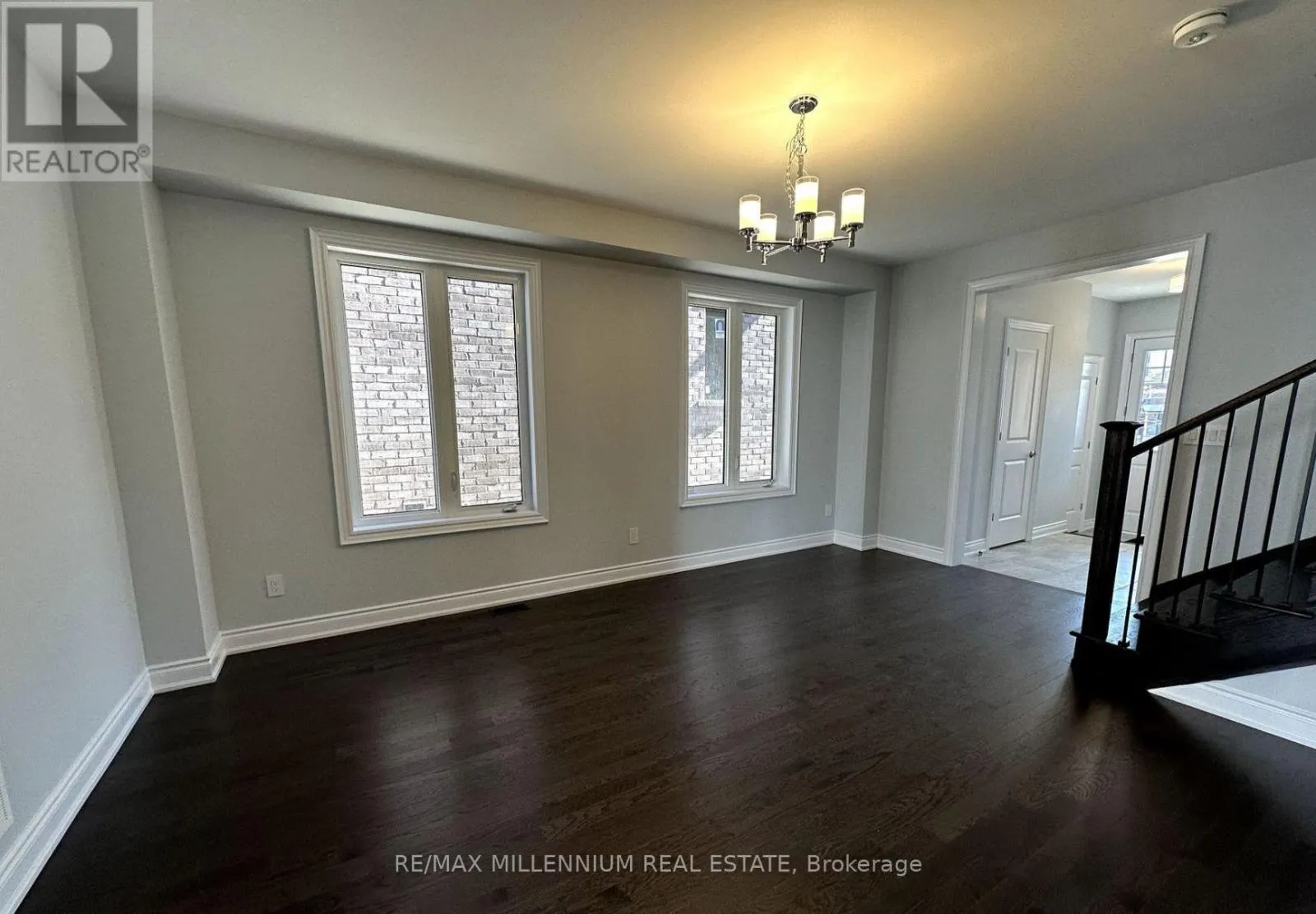 87 BEARBERRY ROAD E