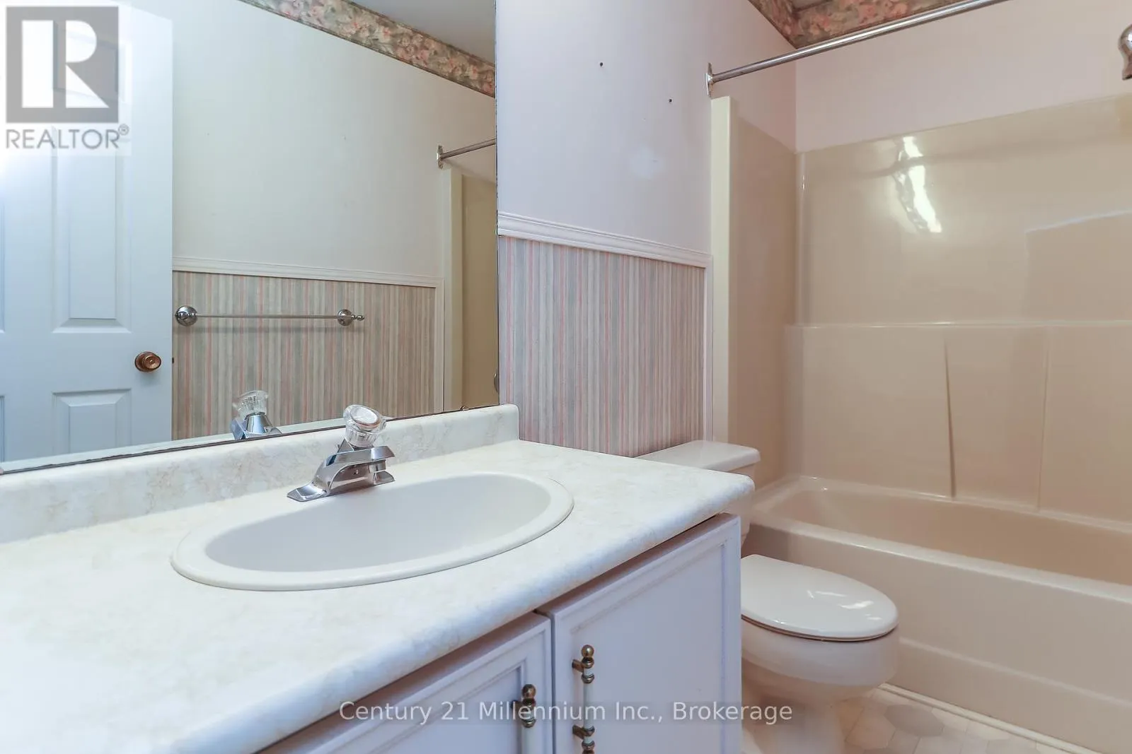 524 OXBOW CRESCENT