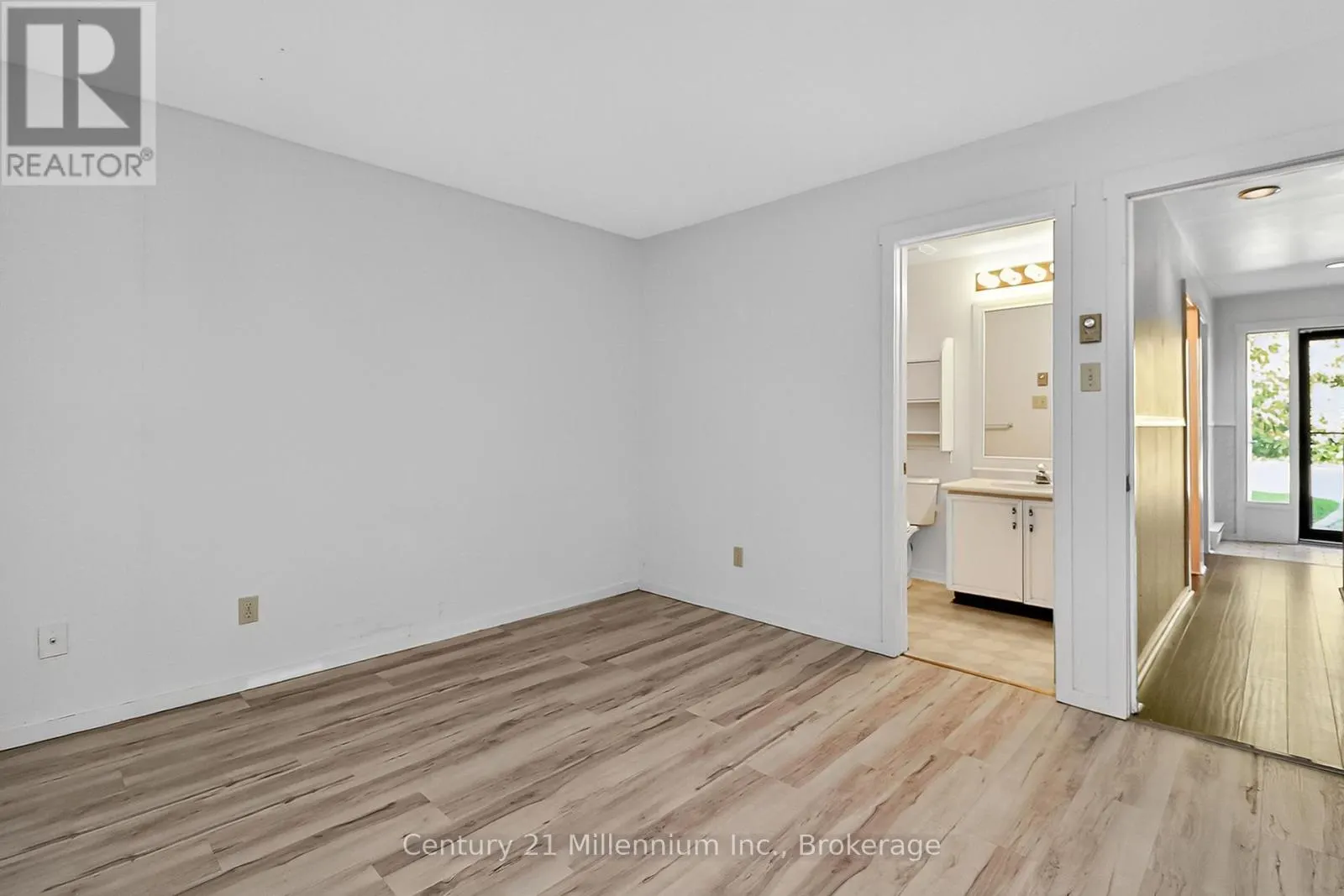 524 OXBOW CRESCENT