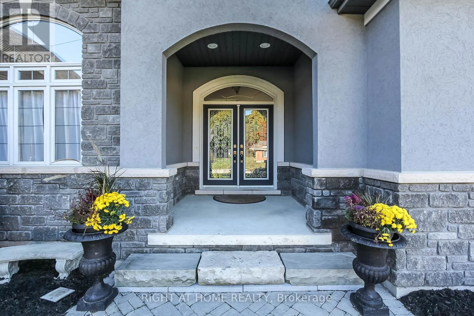 16 DEANNA DRIVE