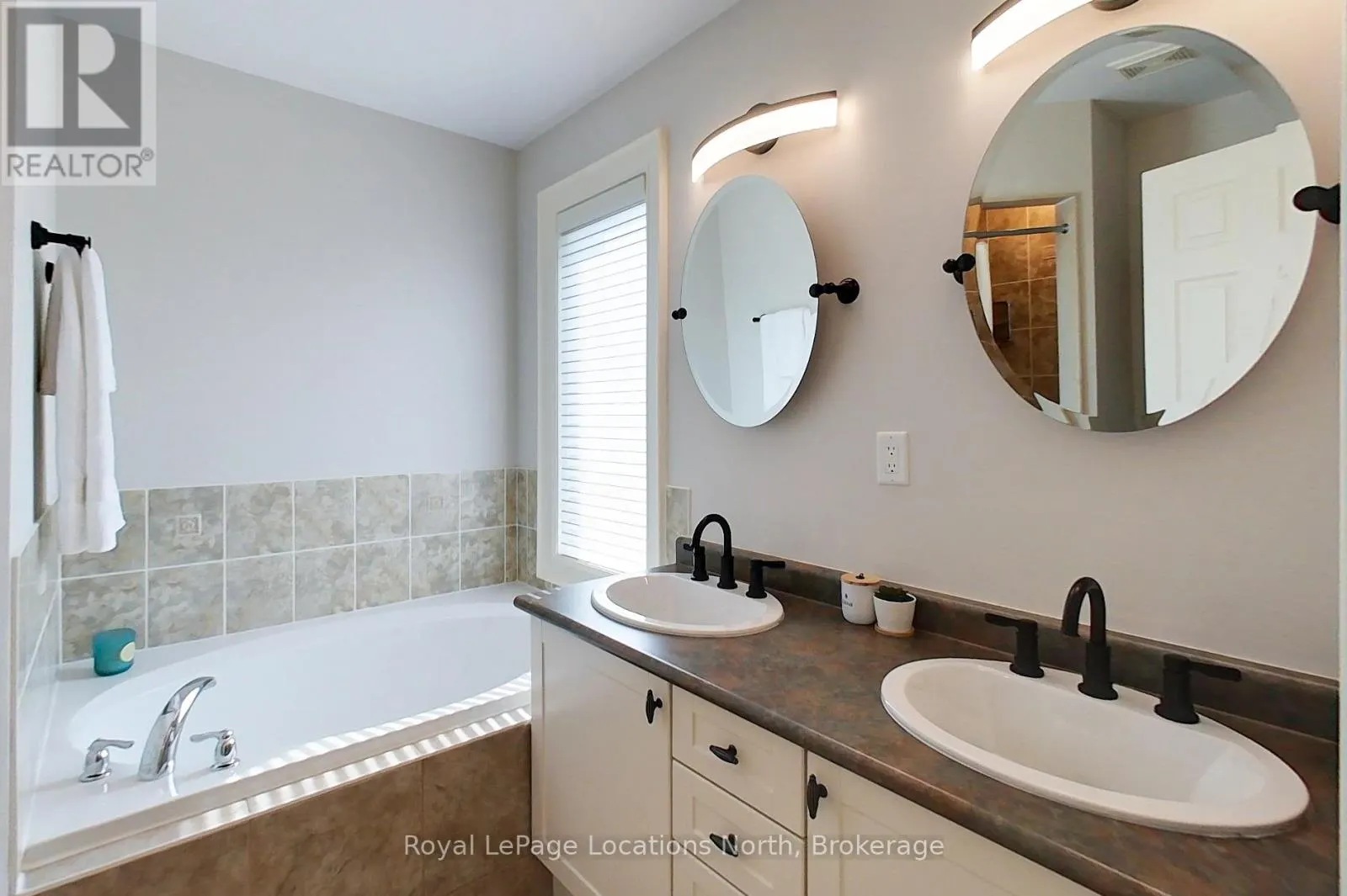 42 - 20 WILDROSE TRAIL, #42