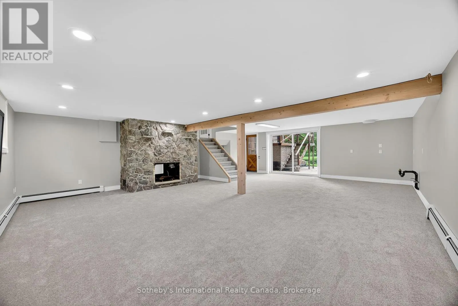 79 CAROLINE STREET W