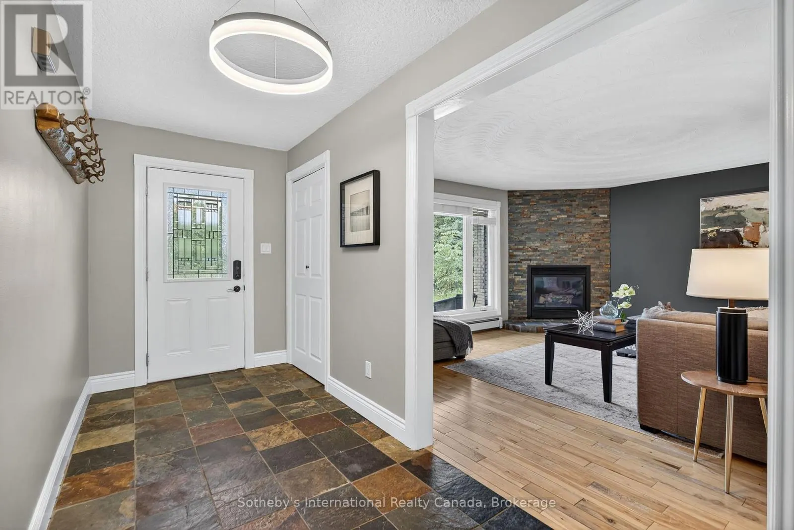 79 CAROLINE STREET W
