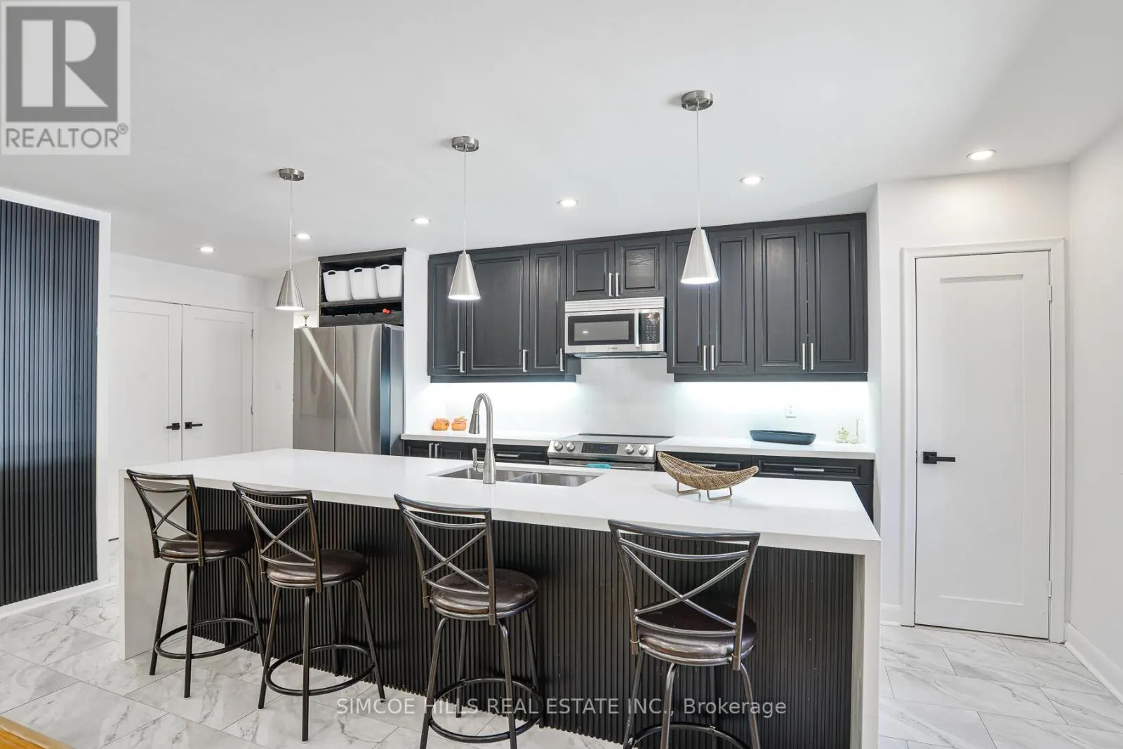 106 NORTH STREET W