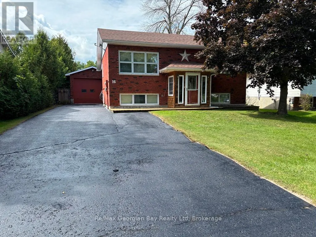 16 COMMUNITY CENTRE DRIVE