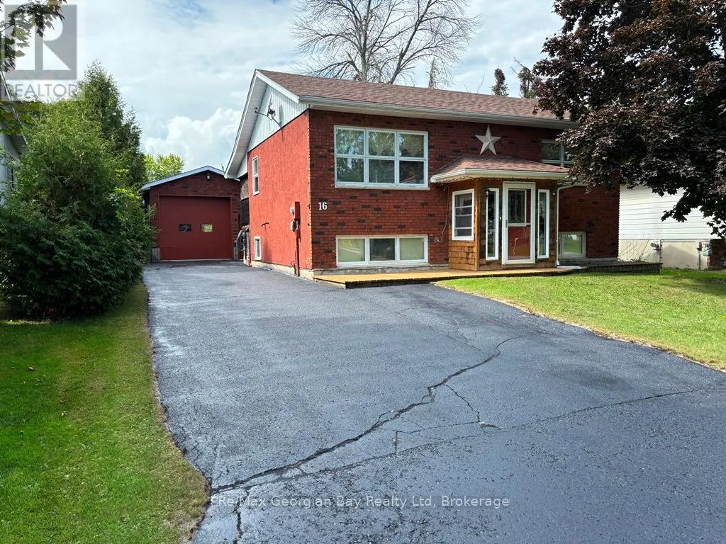 16 COMMUNITY CENTRE DRIVE