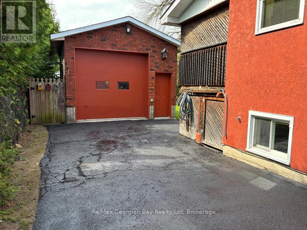 16 COMMUNITY CENTRE DRIVE