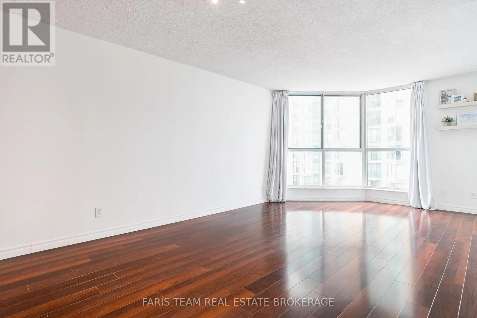 603 - 150 DUNLOP STREET E