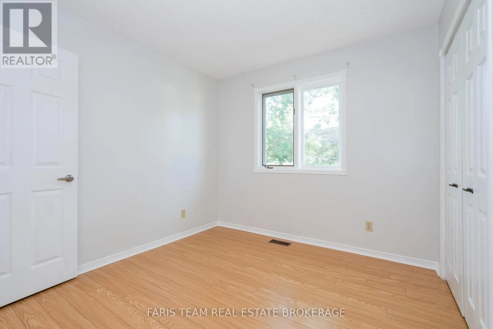 25 BRIDLE ROAD