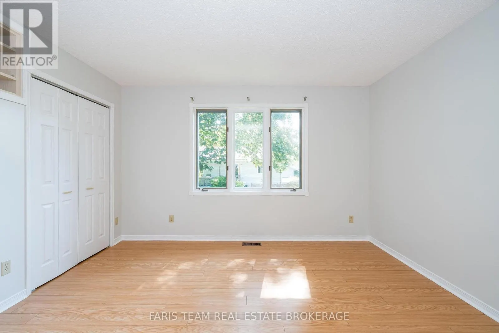 25 BRIDLE ROAD