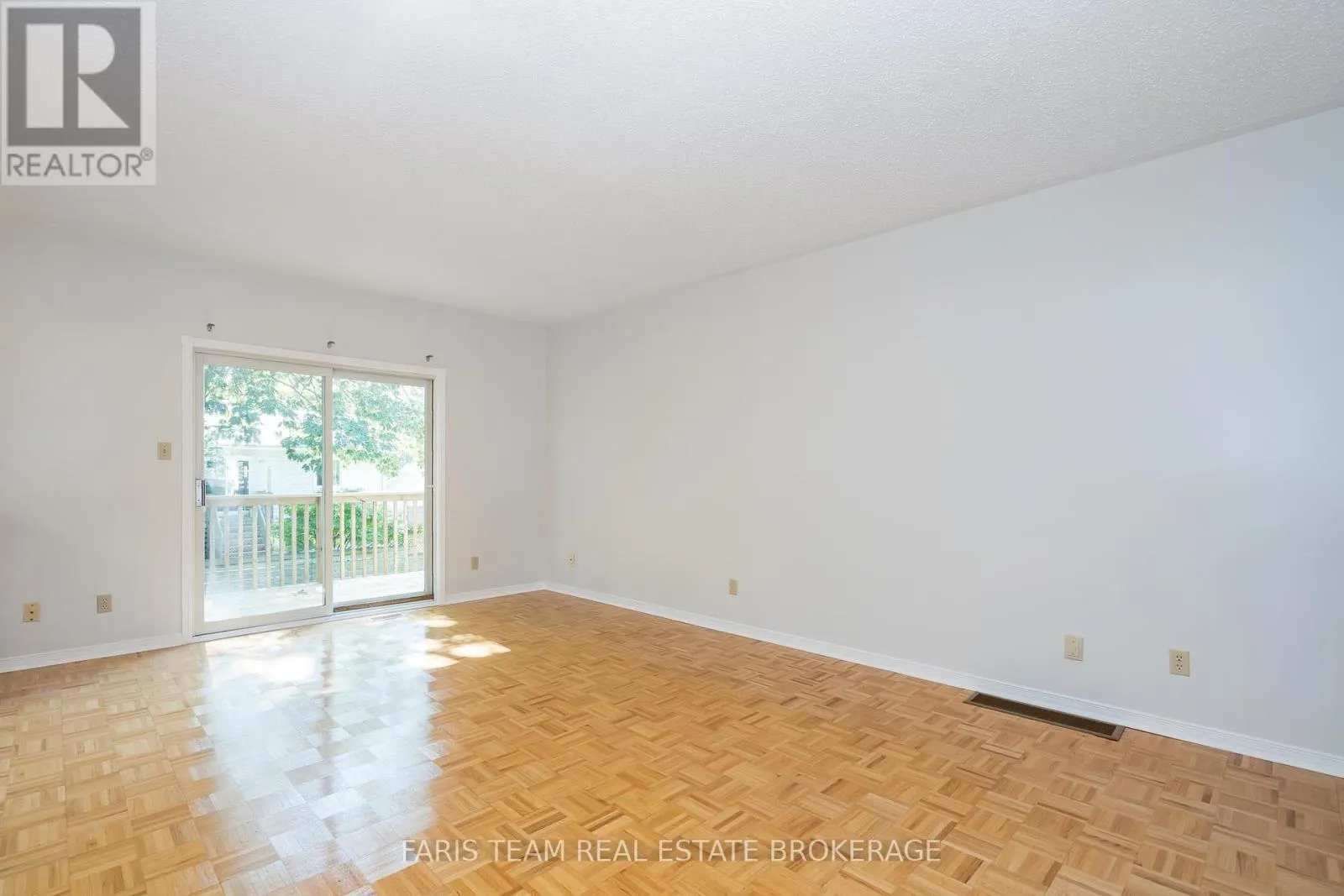 25 BRIDLE ROAD