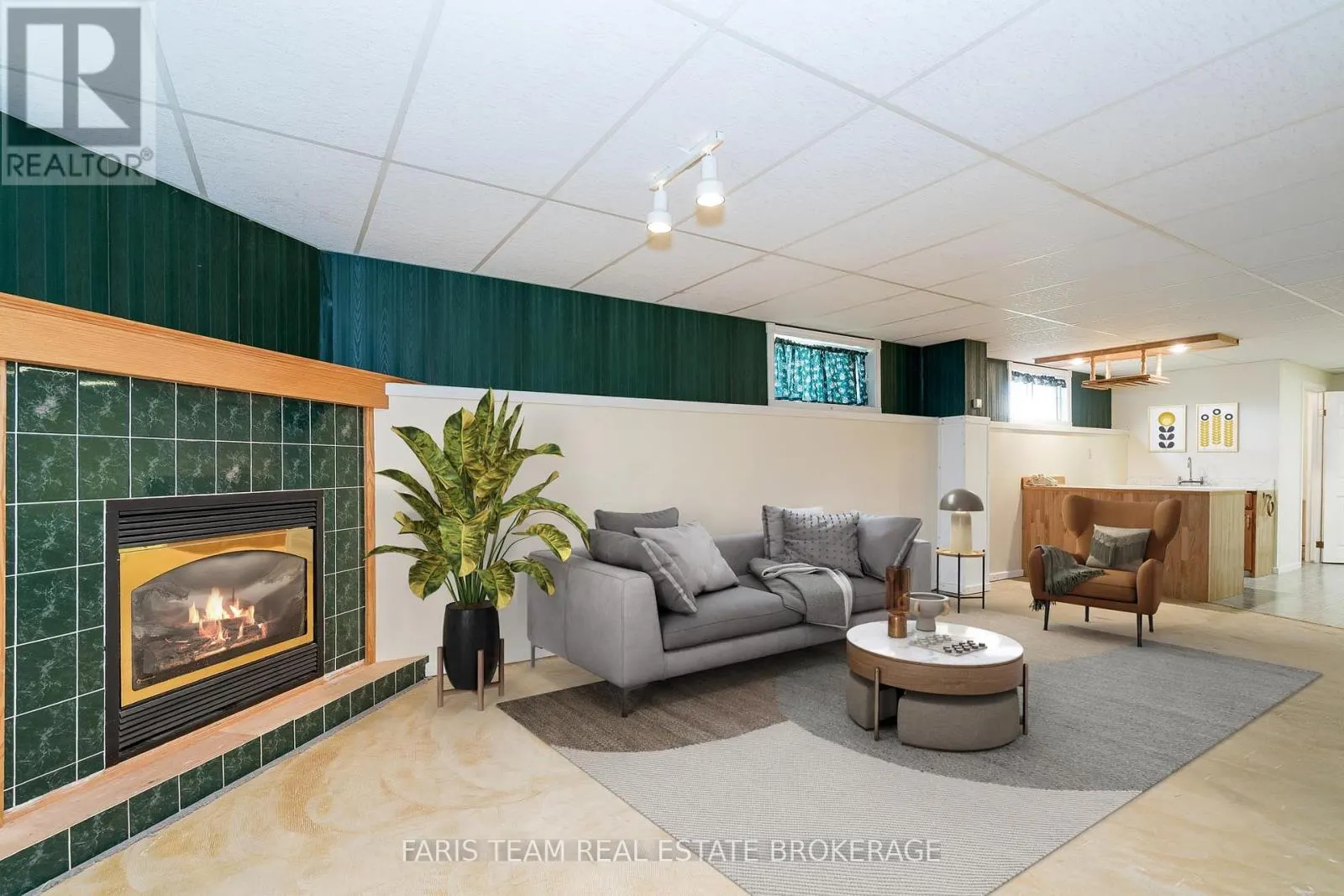 25 BRIDLE ROAD