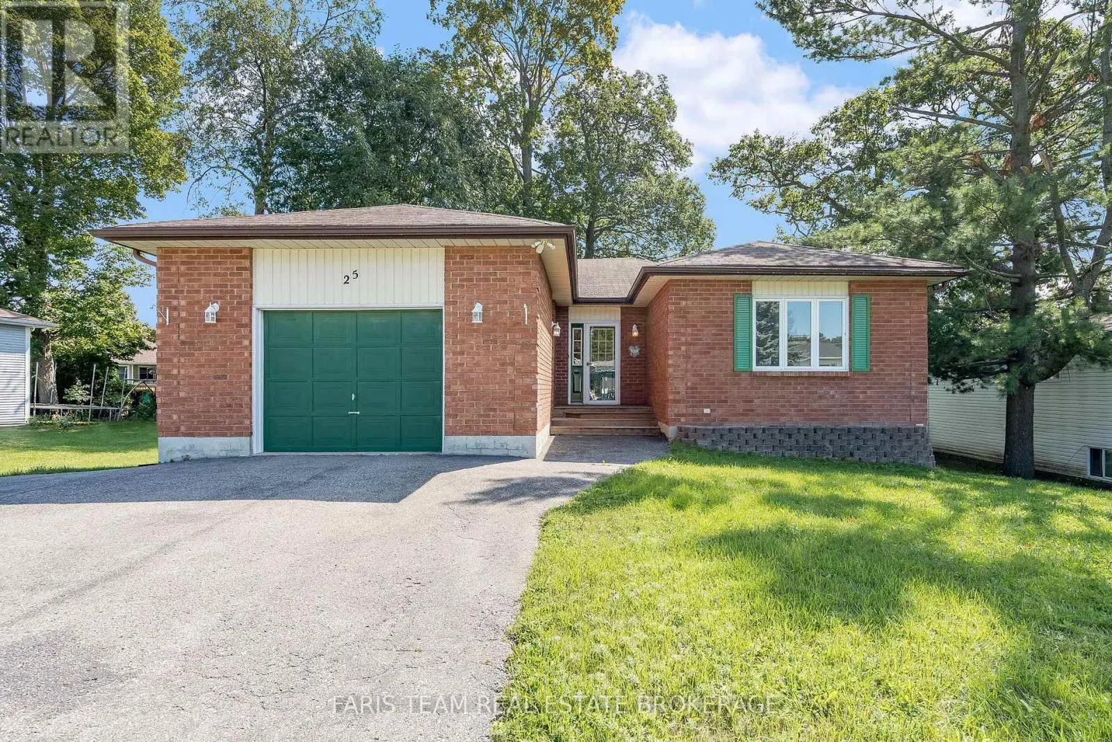 25 BRIDLE ROAD