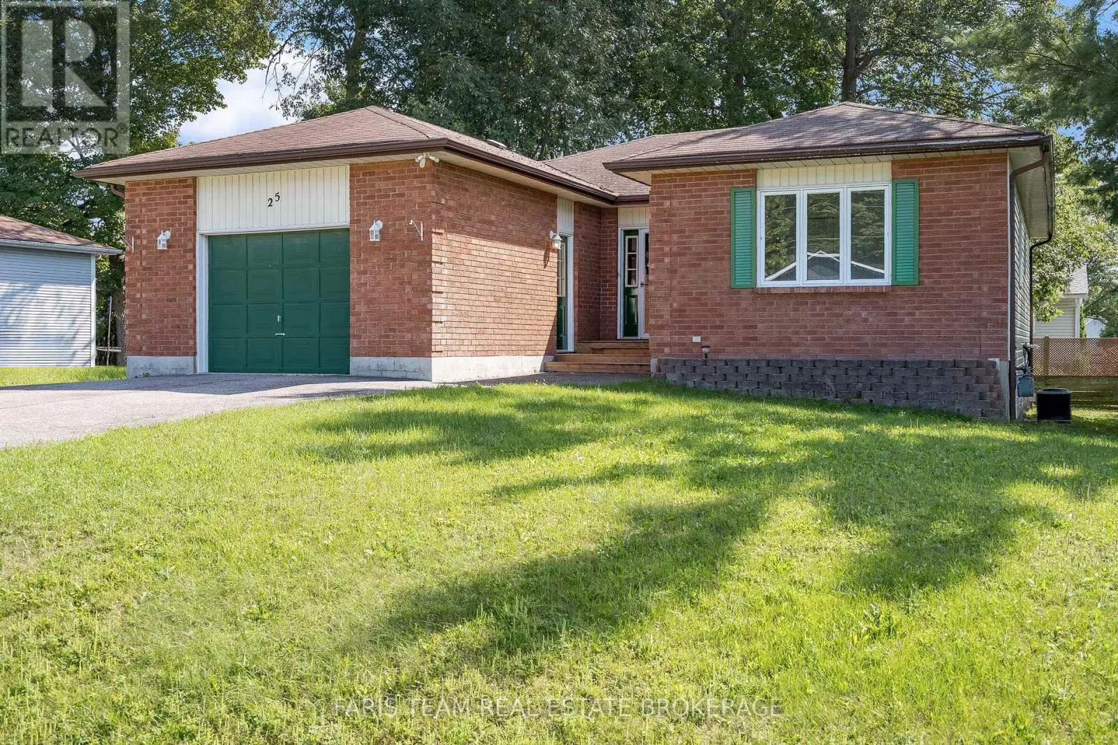 25 BRIDLE ROAD