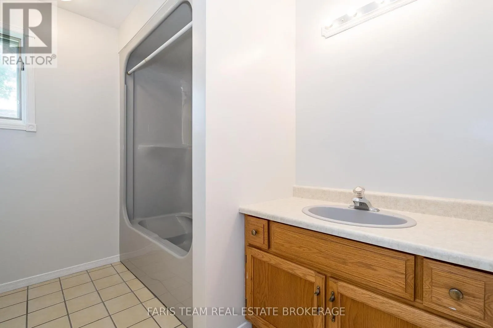 25 BRIDLE ROAD