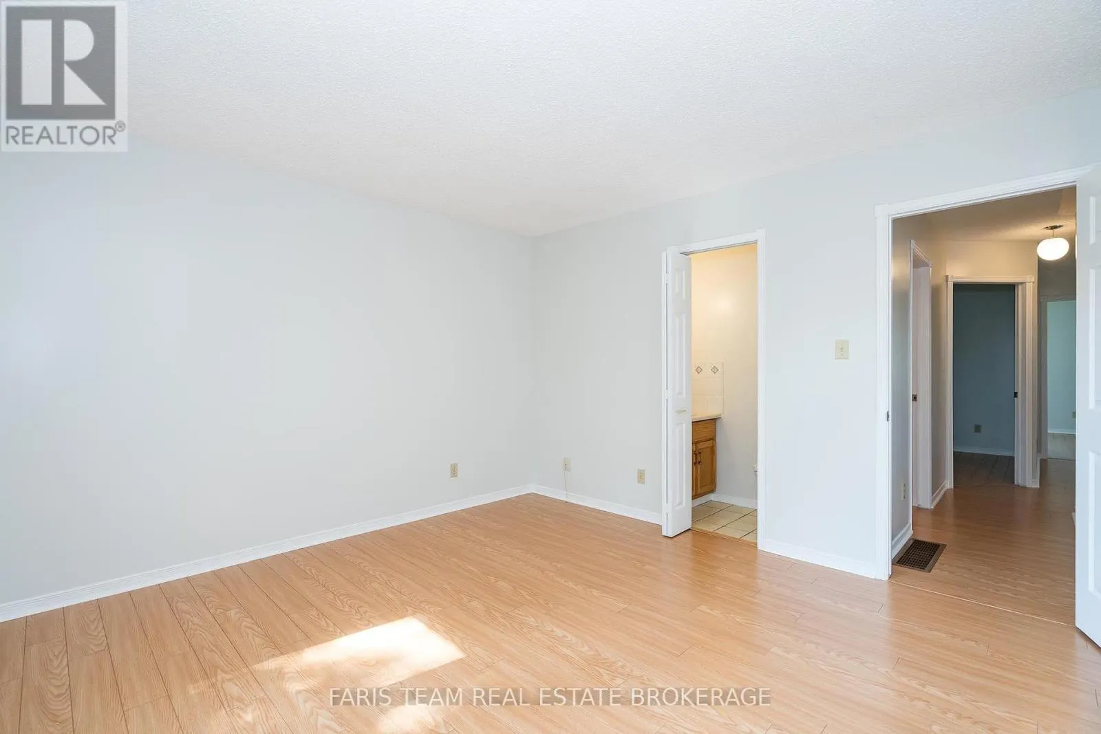 25 BRIDLE ROAD