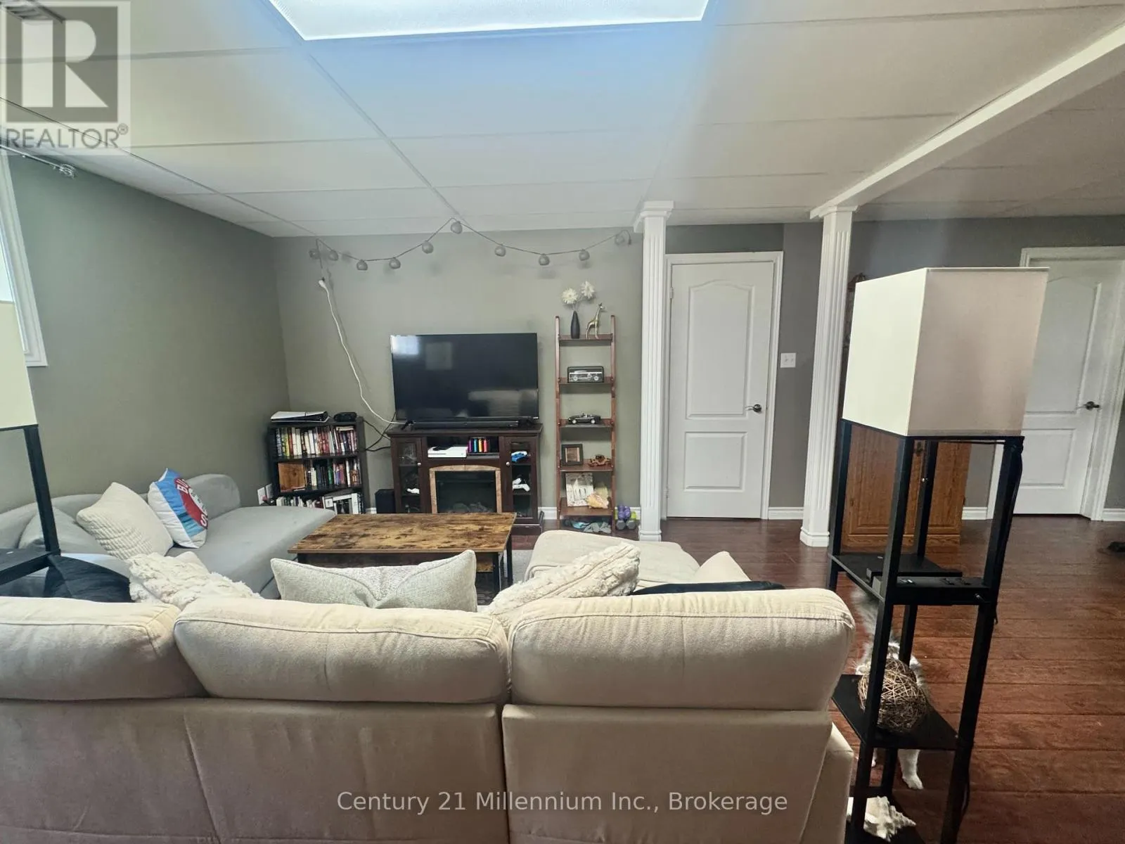 7 SPARROW LANE