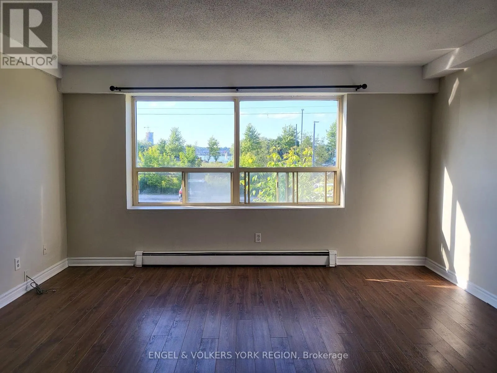 202 - 109 GOWAN STREET