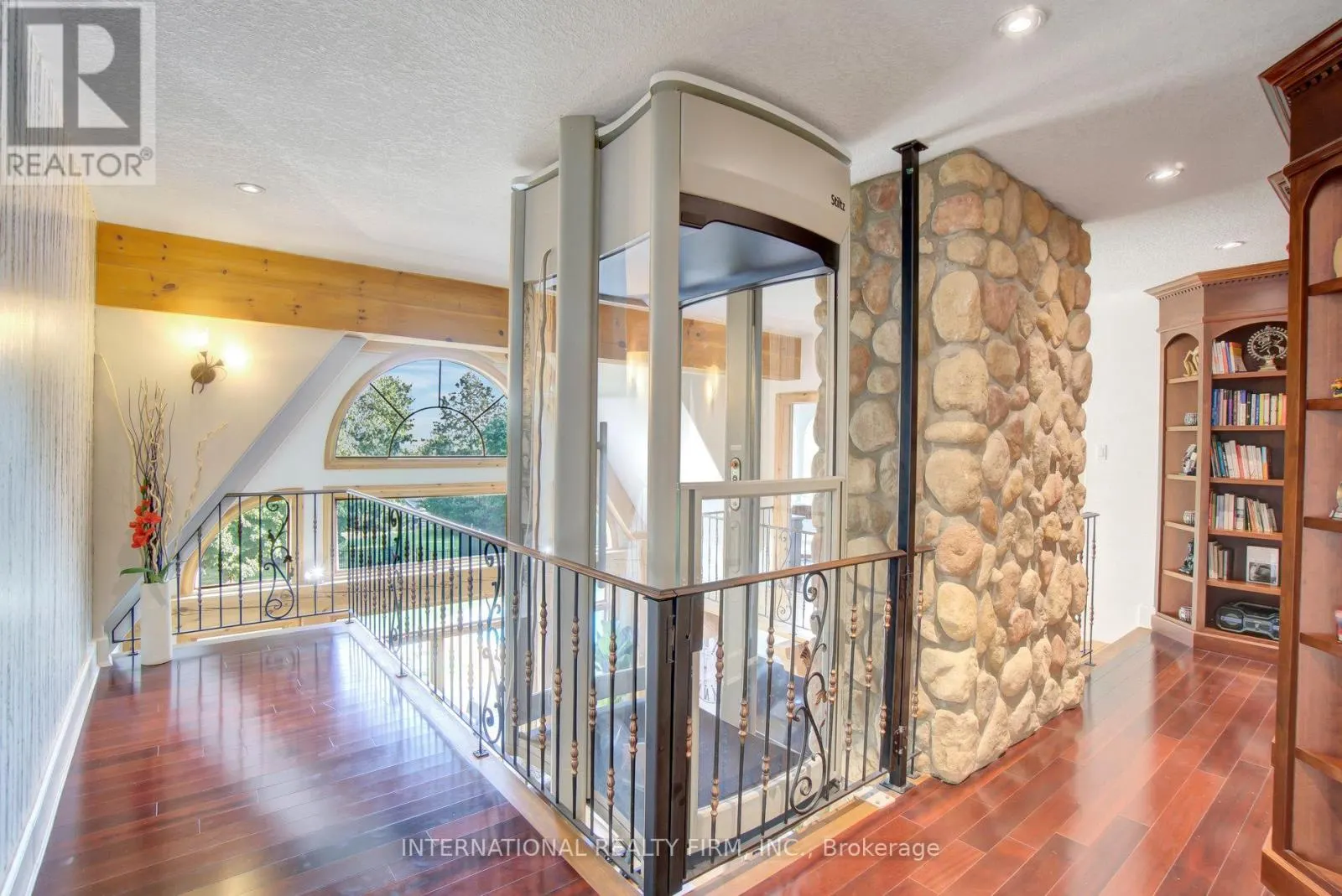 6 PINEHURST LANE