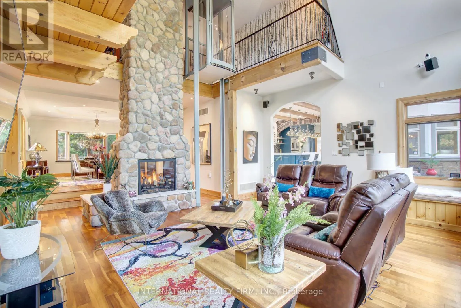6 PINEHURST LANE