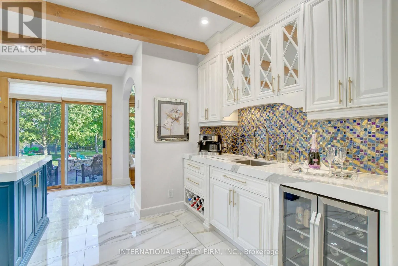 6 PINEHURST LANE