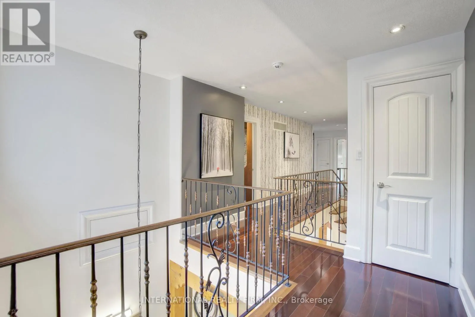 6 PINEHURST LANE