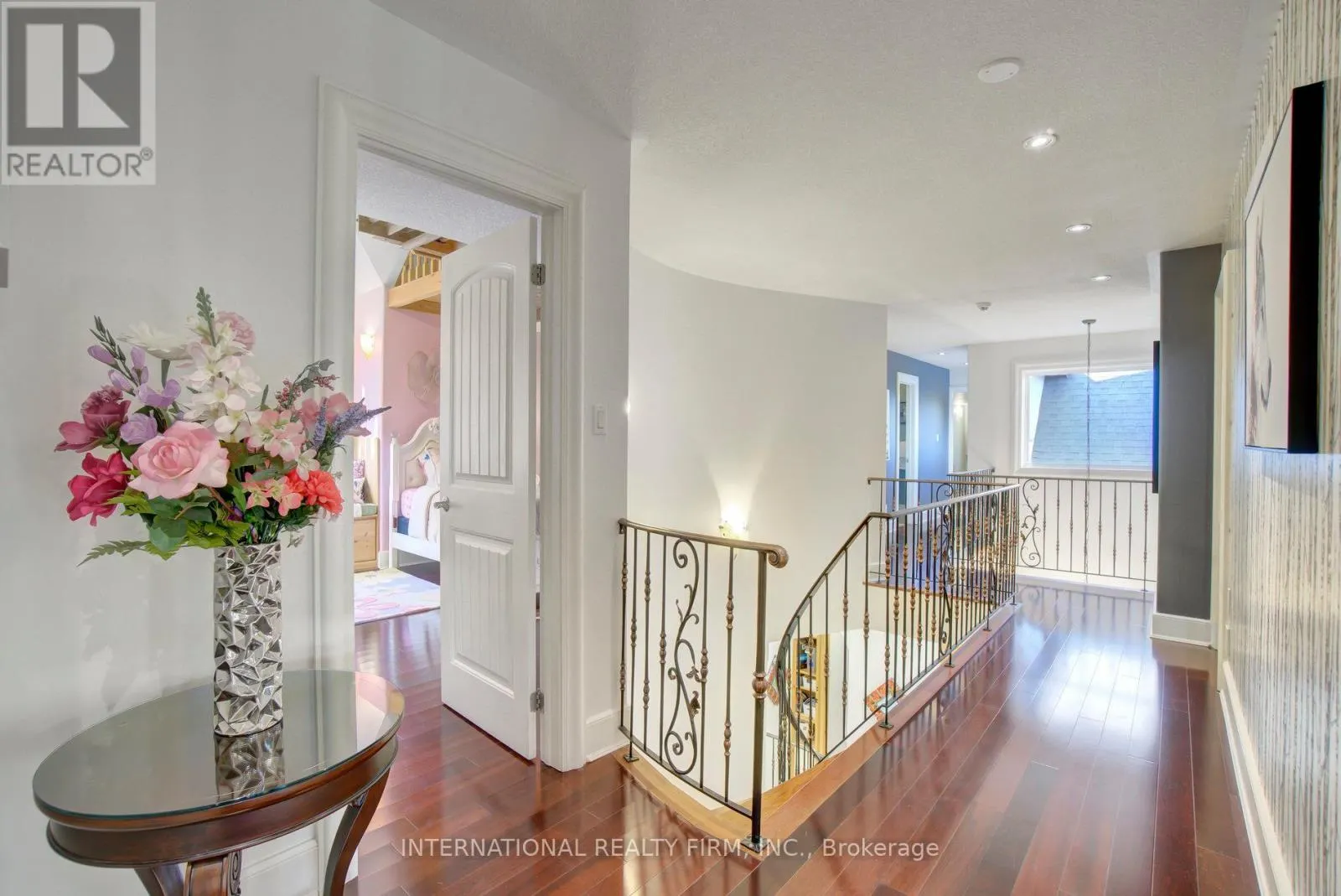 6 PINEHURST LANE