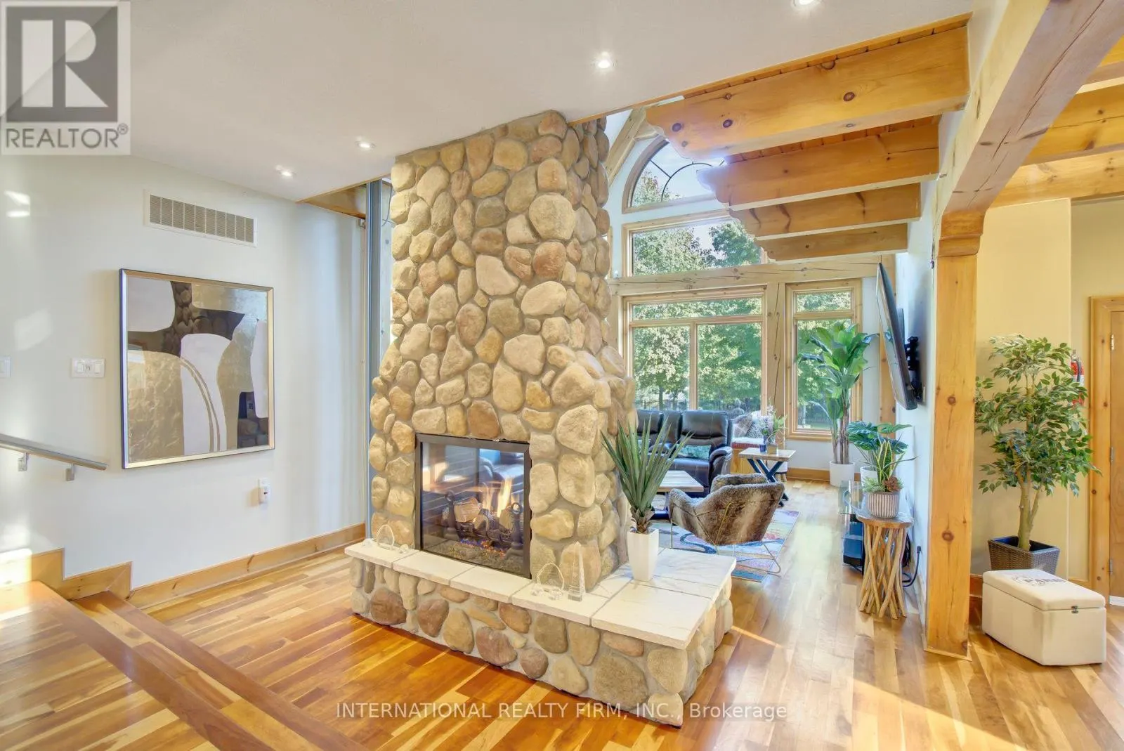 6 PINEHURST LANE