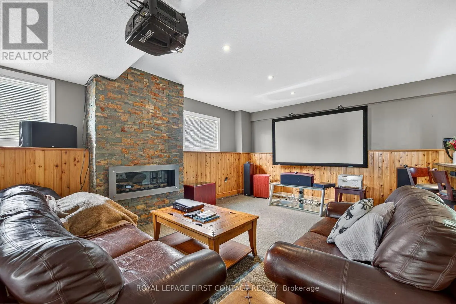 2258 LAKESHORE ROAD E
