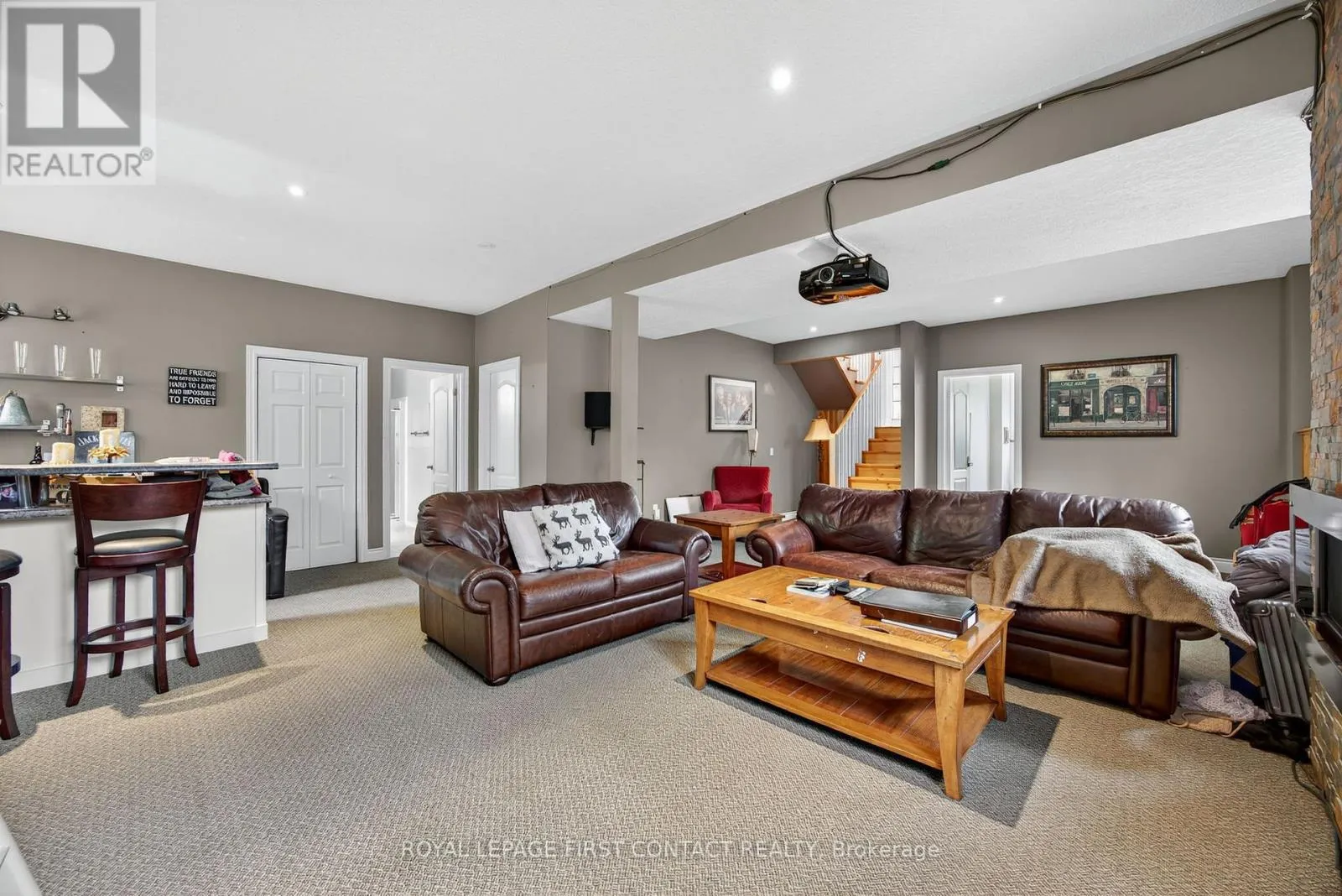 2258 LAKESHORE ROAD E