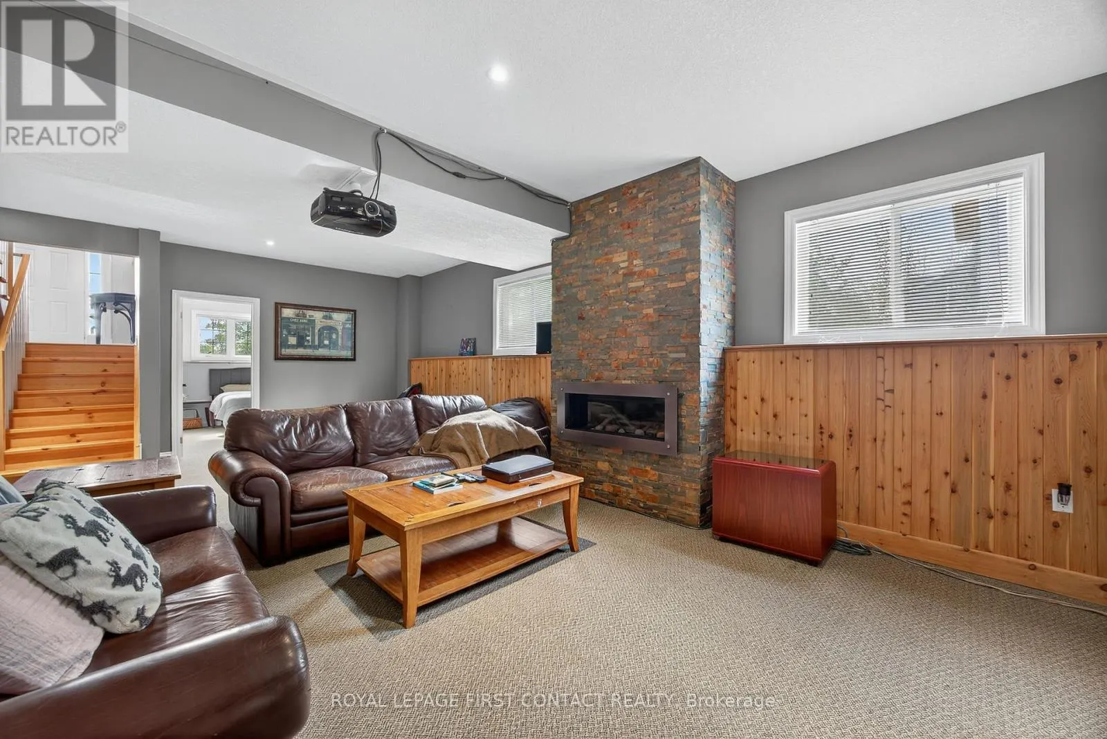 2258 LAKESHORE ROAD E