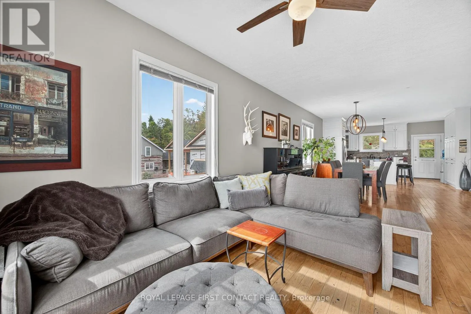 2258 LAKESHORE ROAD E