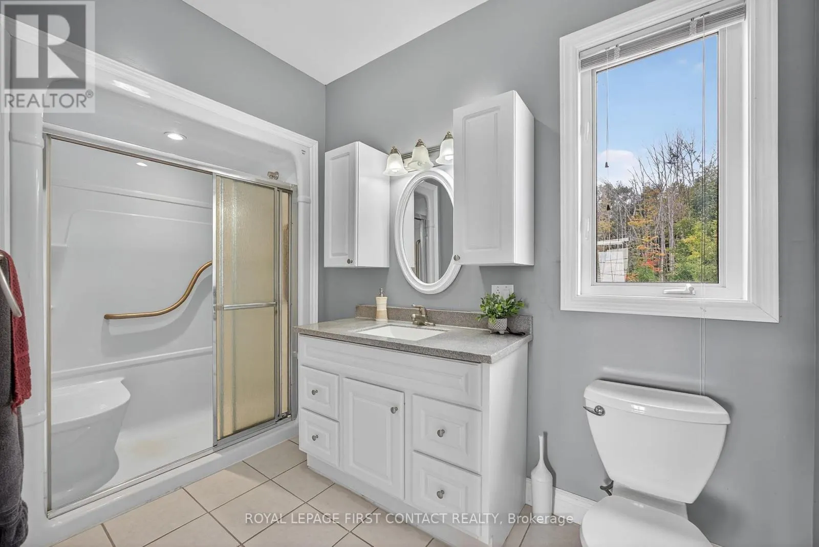 2258 LAKESHORE ROAD E