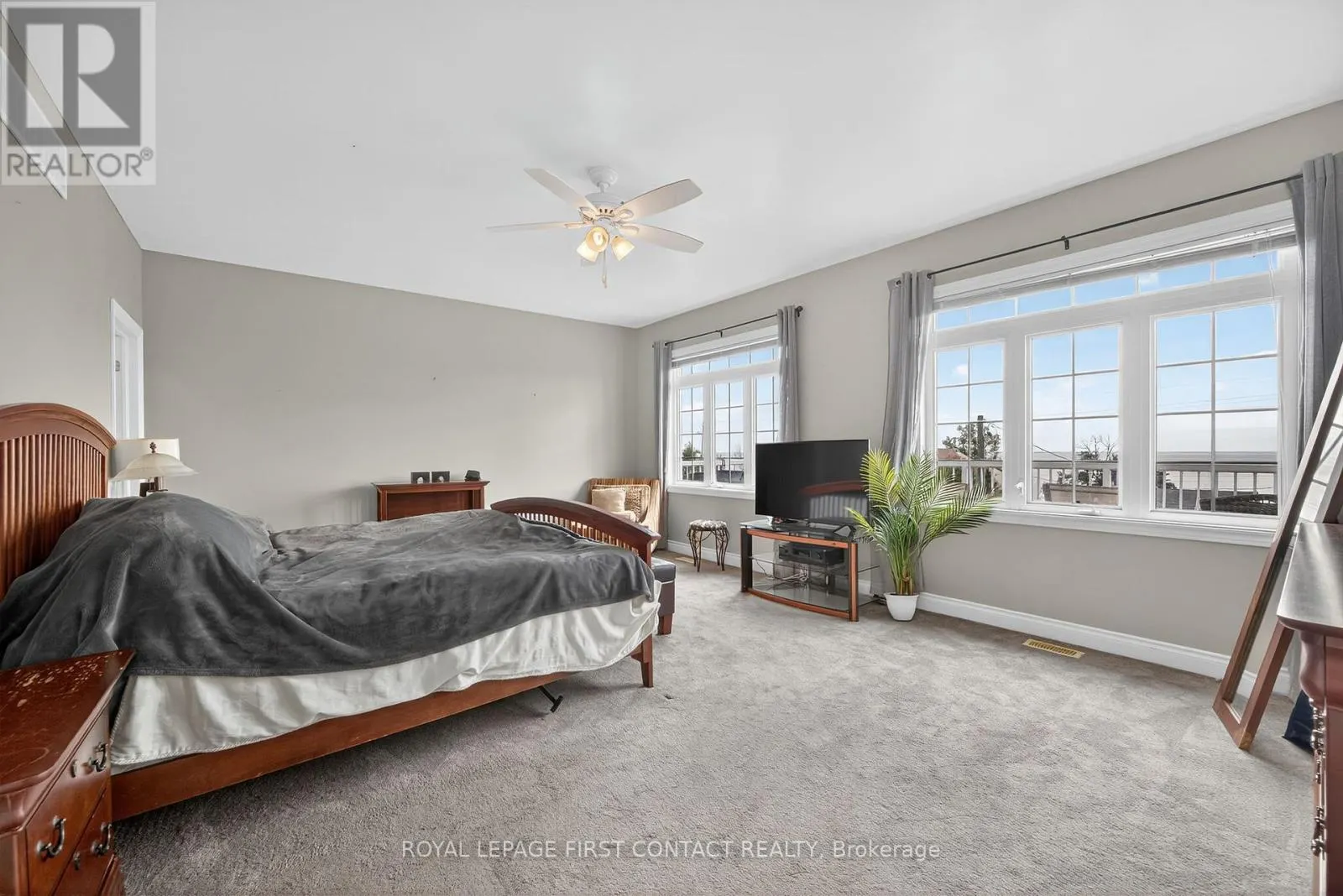 2258 LAKESHORE ROAD E