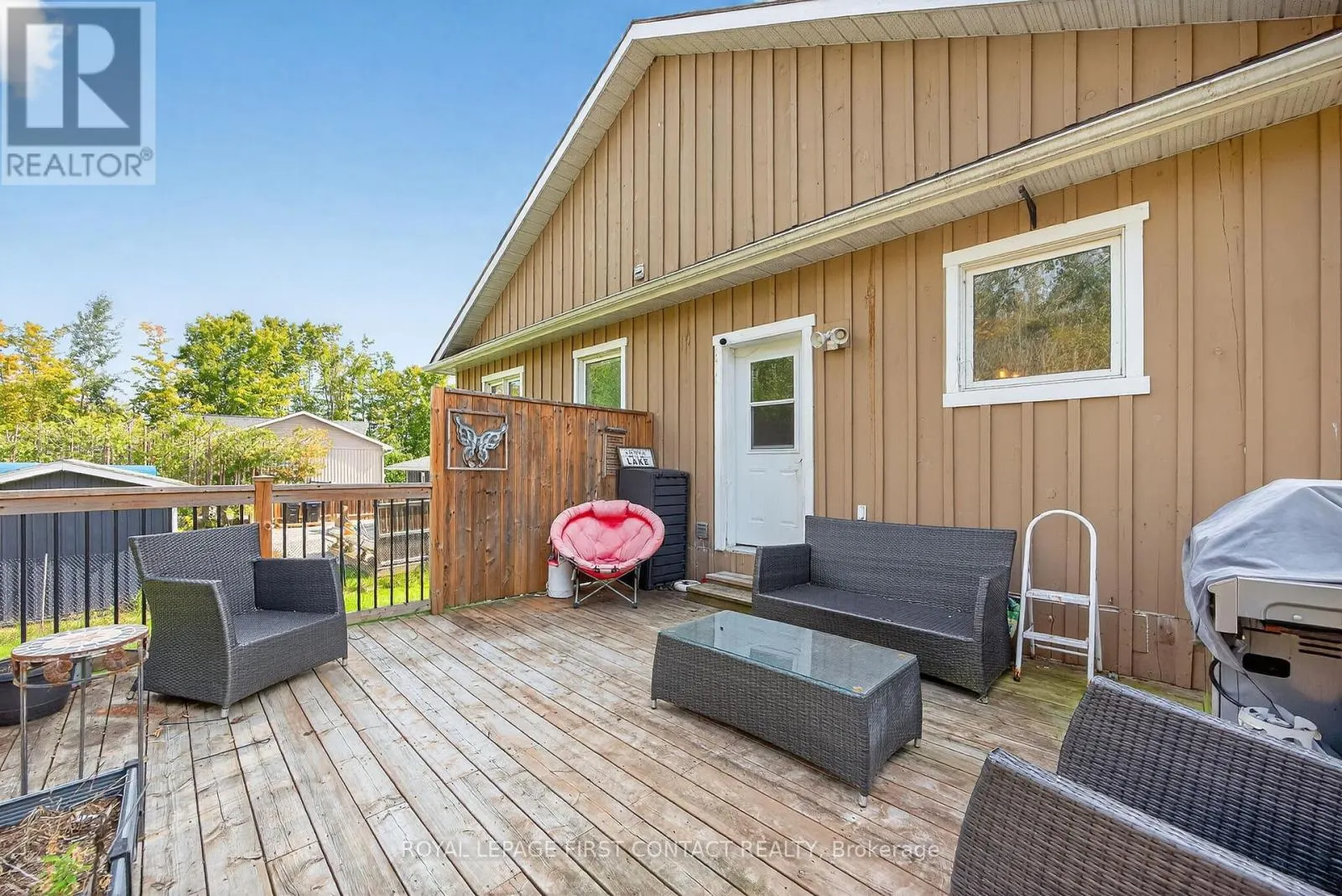 2258 LAKESHORE ROAD E