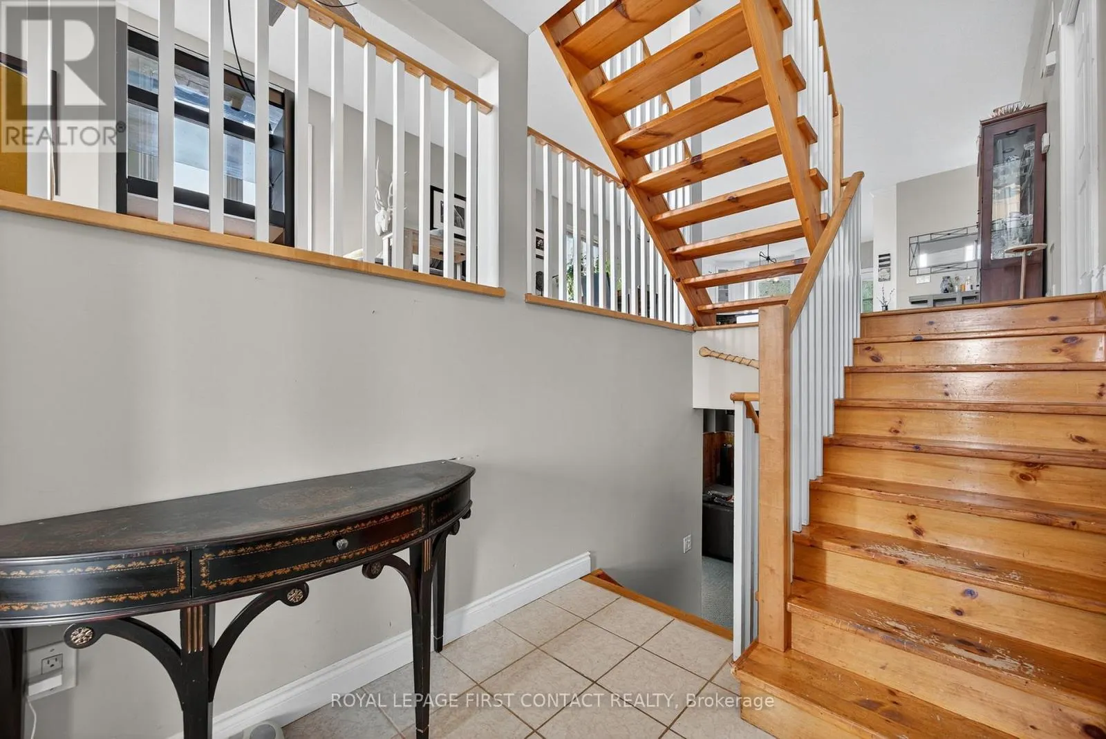 2258 LAKESHORE ROAD E