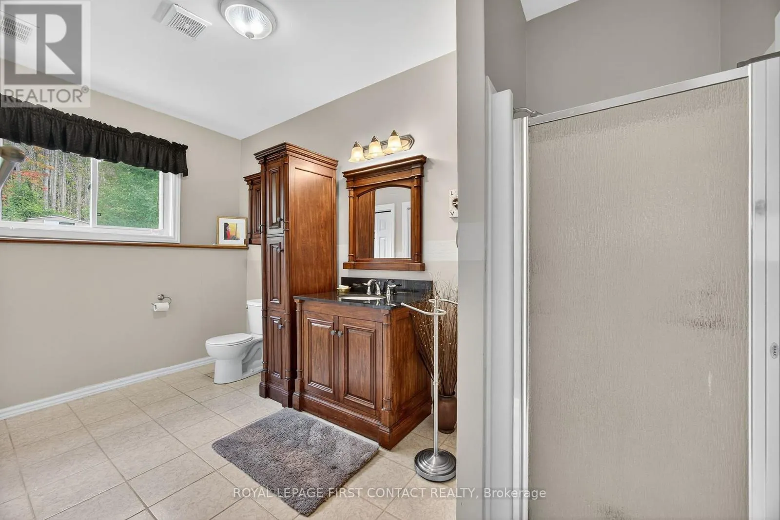2258 LAKESHORE ROAD E