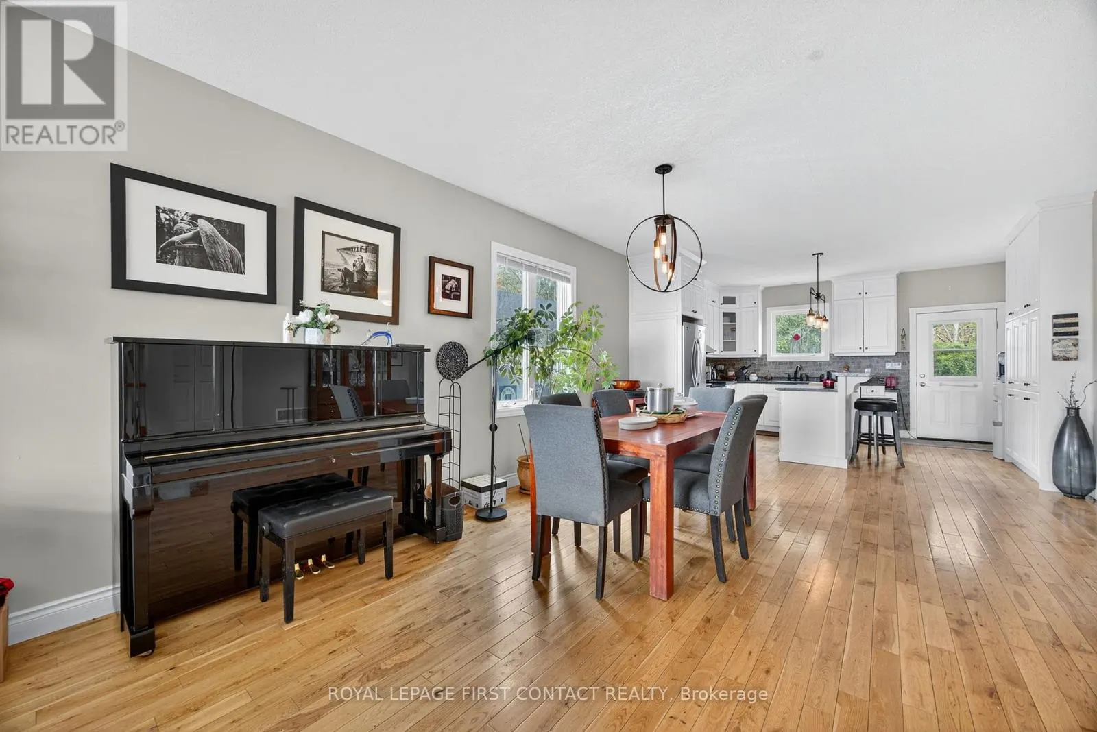 2258 LAKESHORE ROAD E