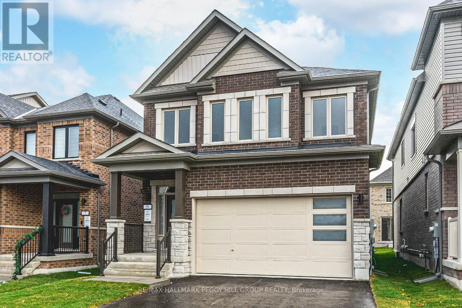 9 AMSTERDAM DRIVE