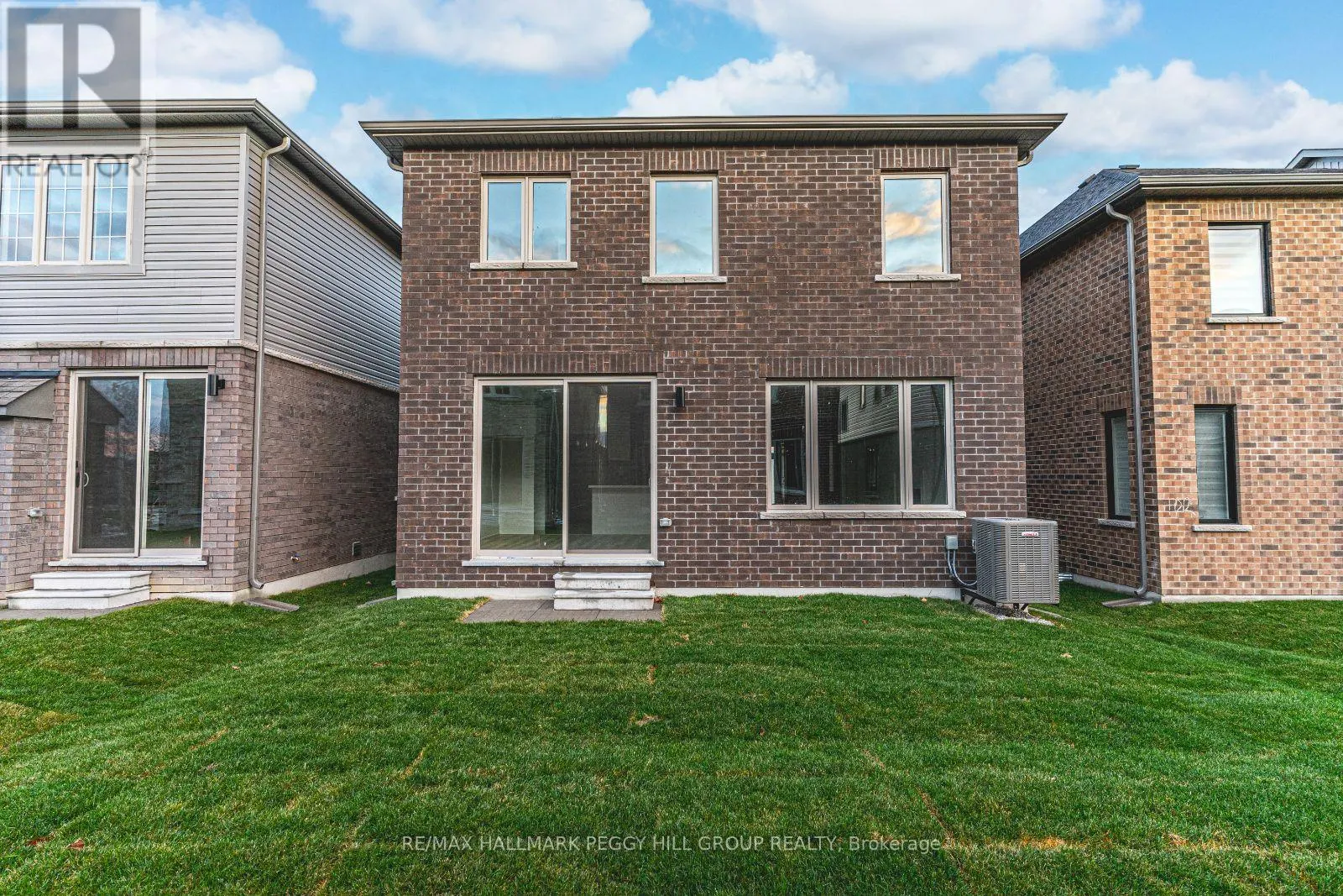 9 AMSTERDAM DRIVE