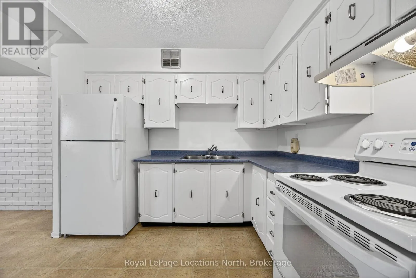 209 - 460 ONTARIO STREET, #209