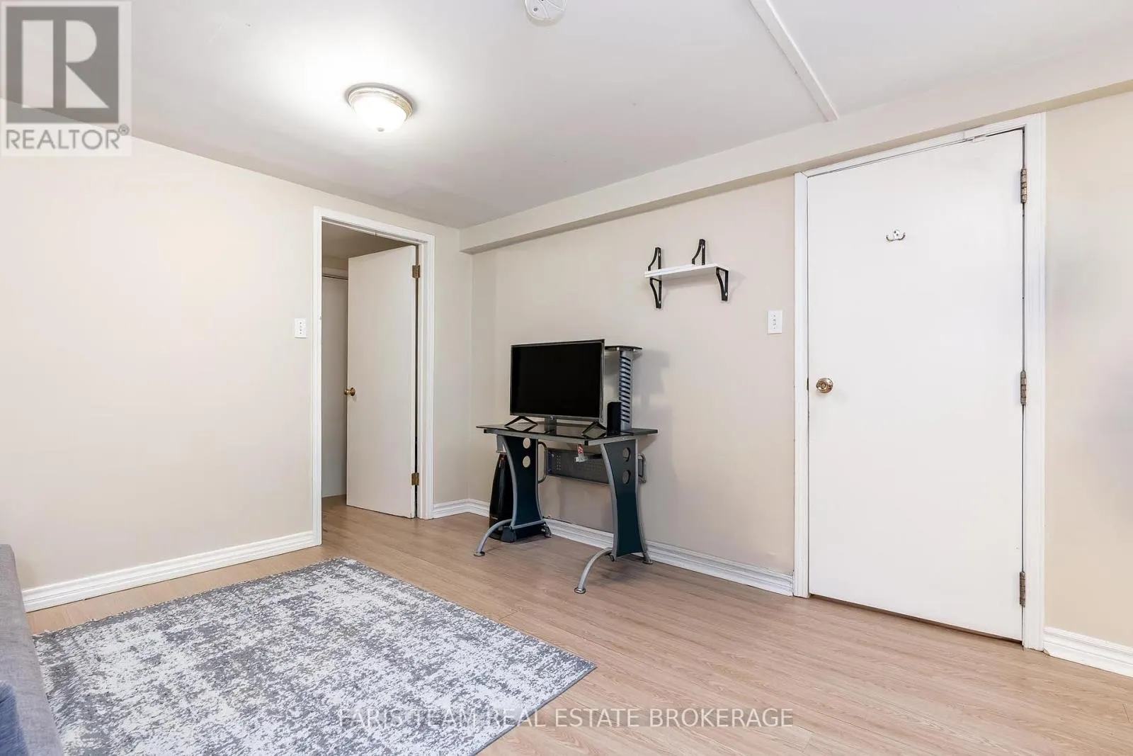 32 JANICE DRIVE