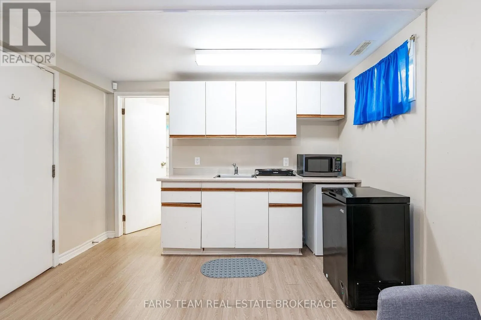 32 JANICE DRIVE