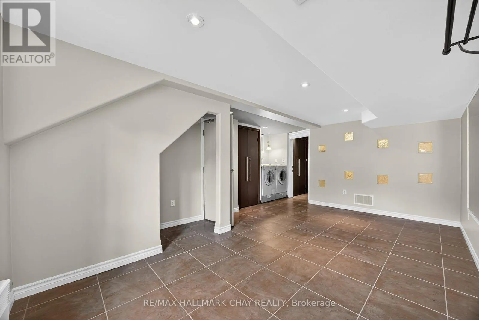 151 BERCZY STREET