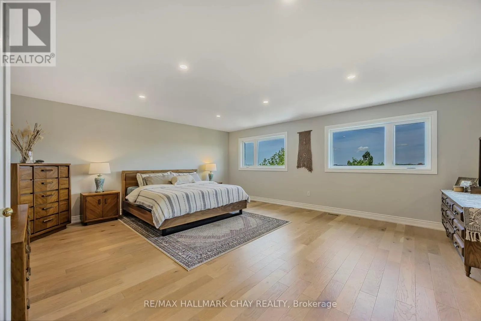 12 PRINCE OF WALES DRIVE