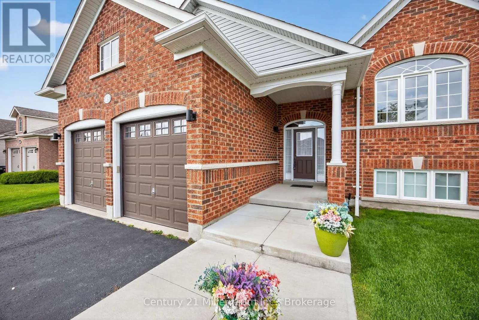 45 RED PINE CRESCENT